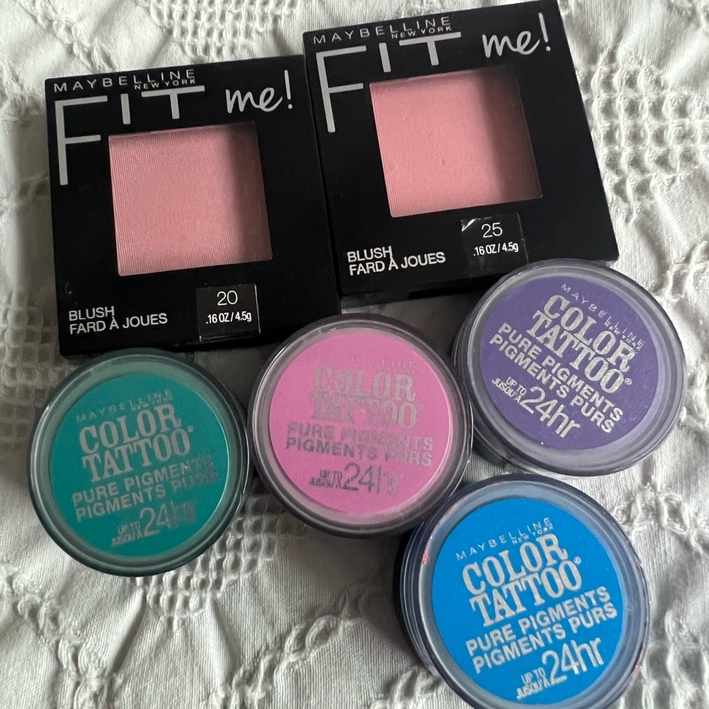 Maybelline makeup bundle